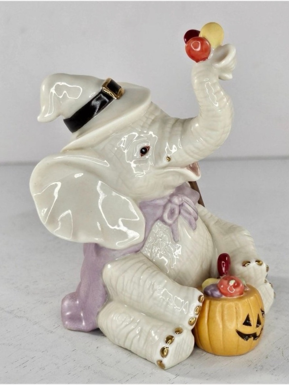 Lenox Trunk and Treats with 24karat gold accents New in Box